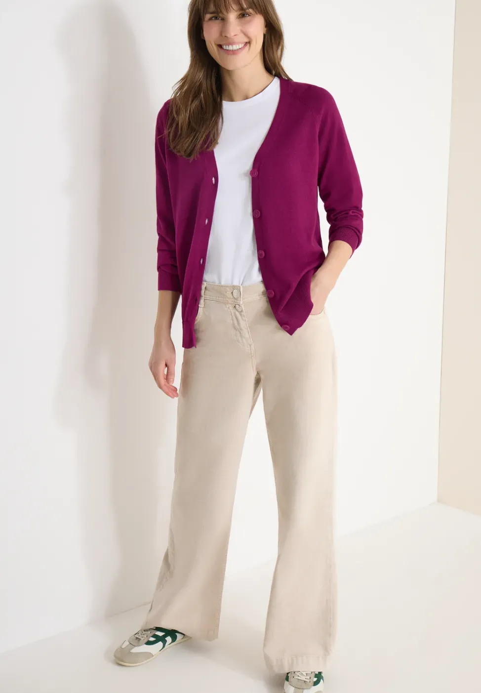 Basic Cardigan mit V-Neck und Knöpfen