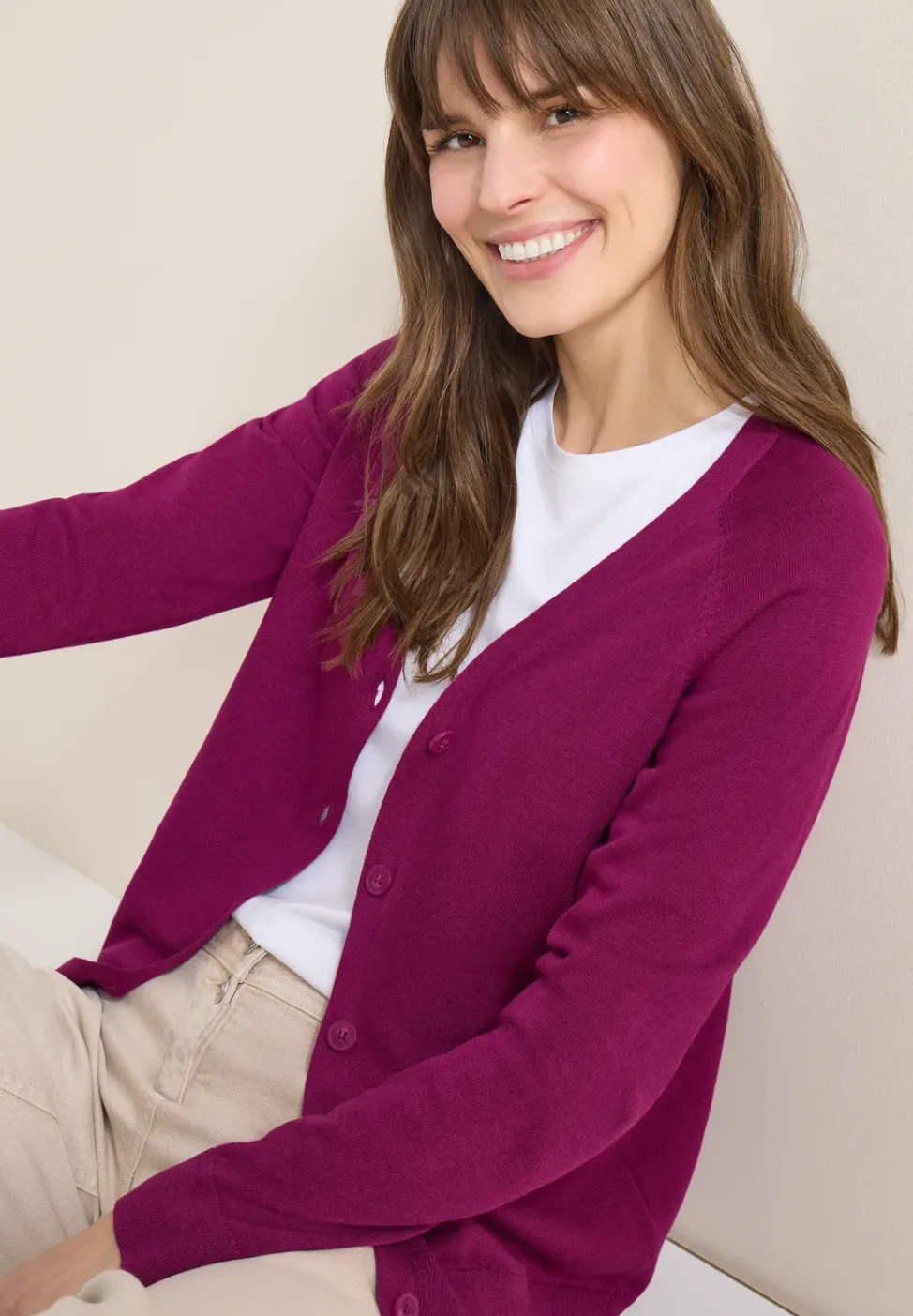Basic Cardigan mit V-Neck und Knöpfen