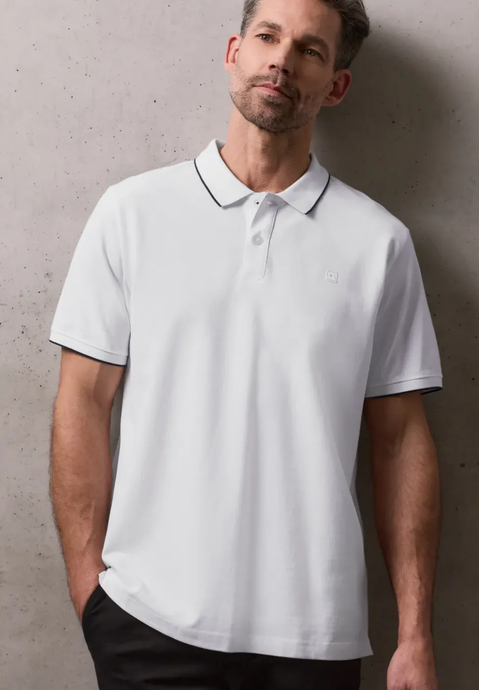 Basic Piqué Poloshirt mit Kontrastdetail