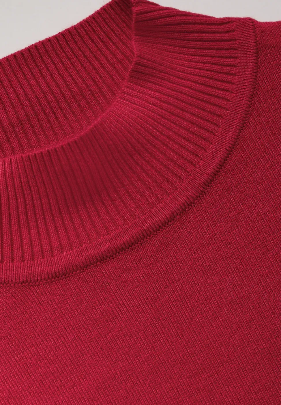Basic Rollkragen-Pullover