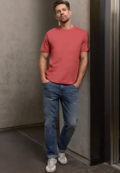 Basic T-Shirt