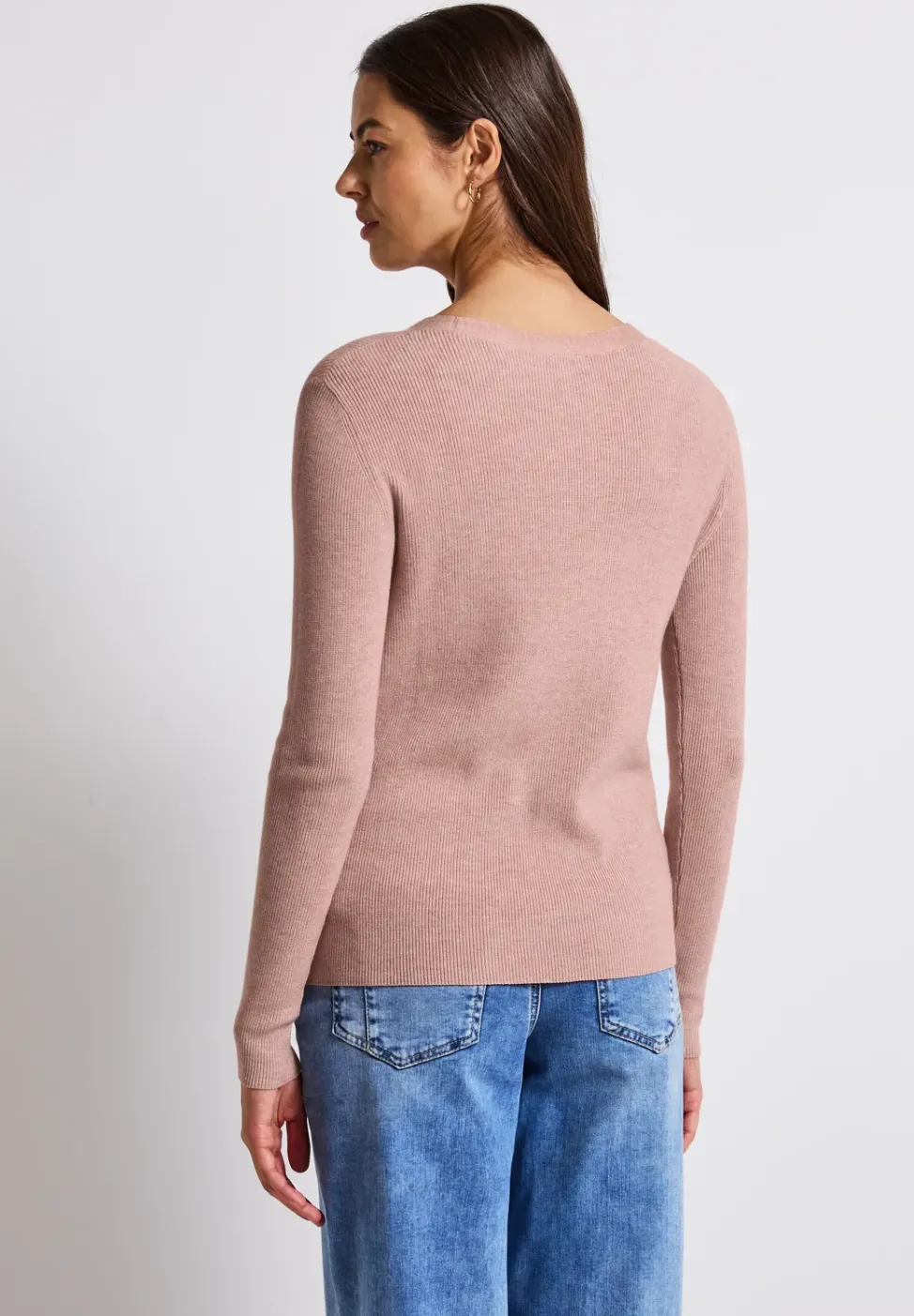 Basic V-Neck Pullover