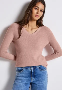 Basic V-Neck Pullover