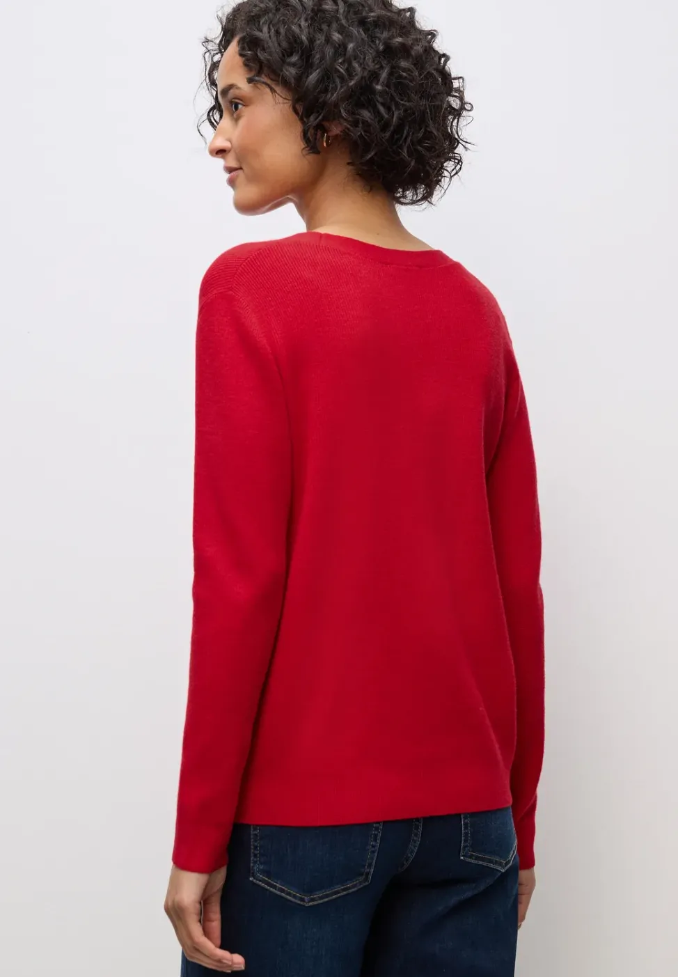 Basic V-Neck Pullover