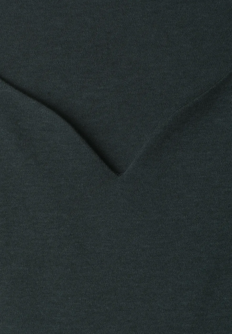 Basic Top mit Herzausschnitt