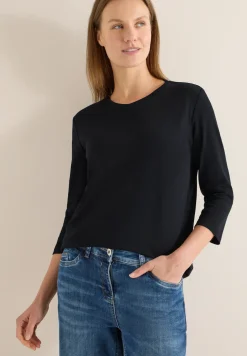Basic T-Shirt