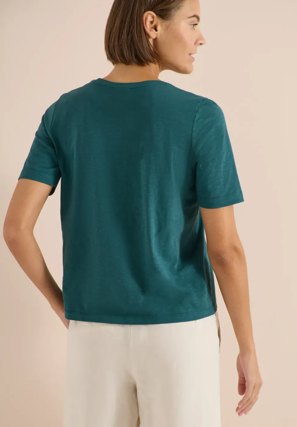 Basic T-Shirt mit Kurzarm und V-Neck