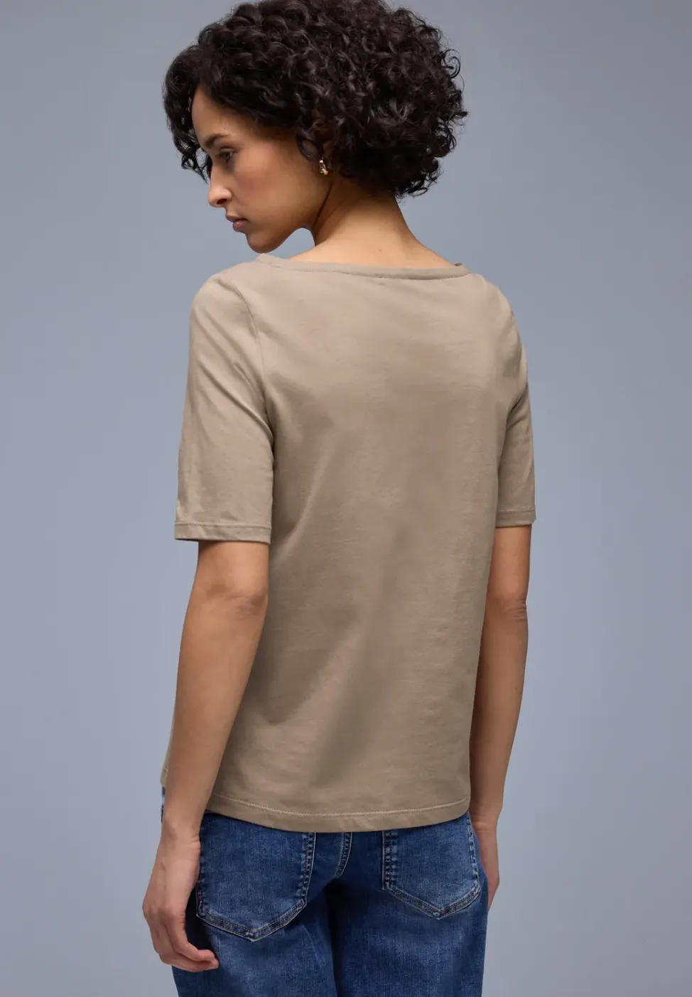 Basic T-Shirt mit U-Boot-Ausschnitt
