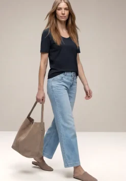 Basic T-Shirt mit V-Neck in Unifarbe