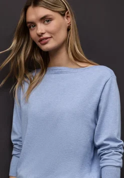 Basic U-Boot Pullover