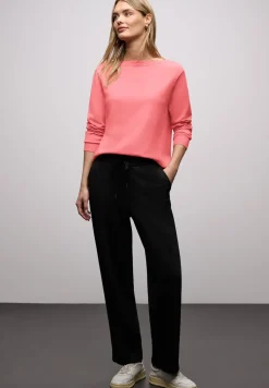 Basic U-Boot Pullover