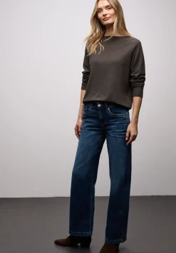 Basic U-Boot Pullover