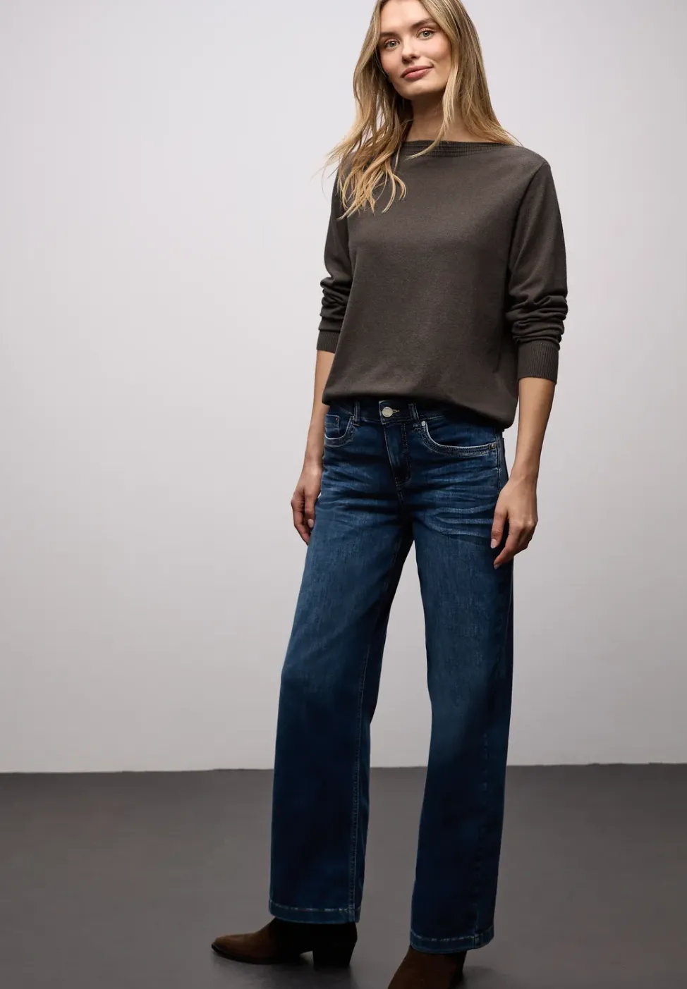Basic U-Boot Pullover