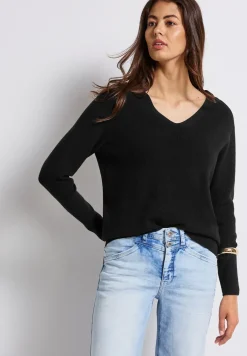 Basic V-Neck Pullover