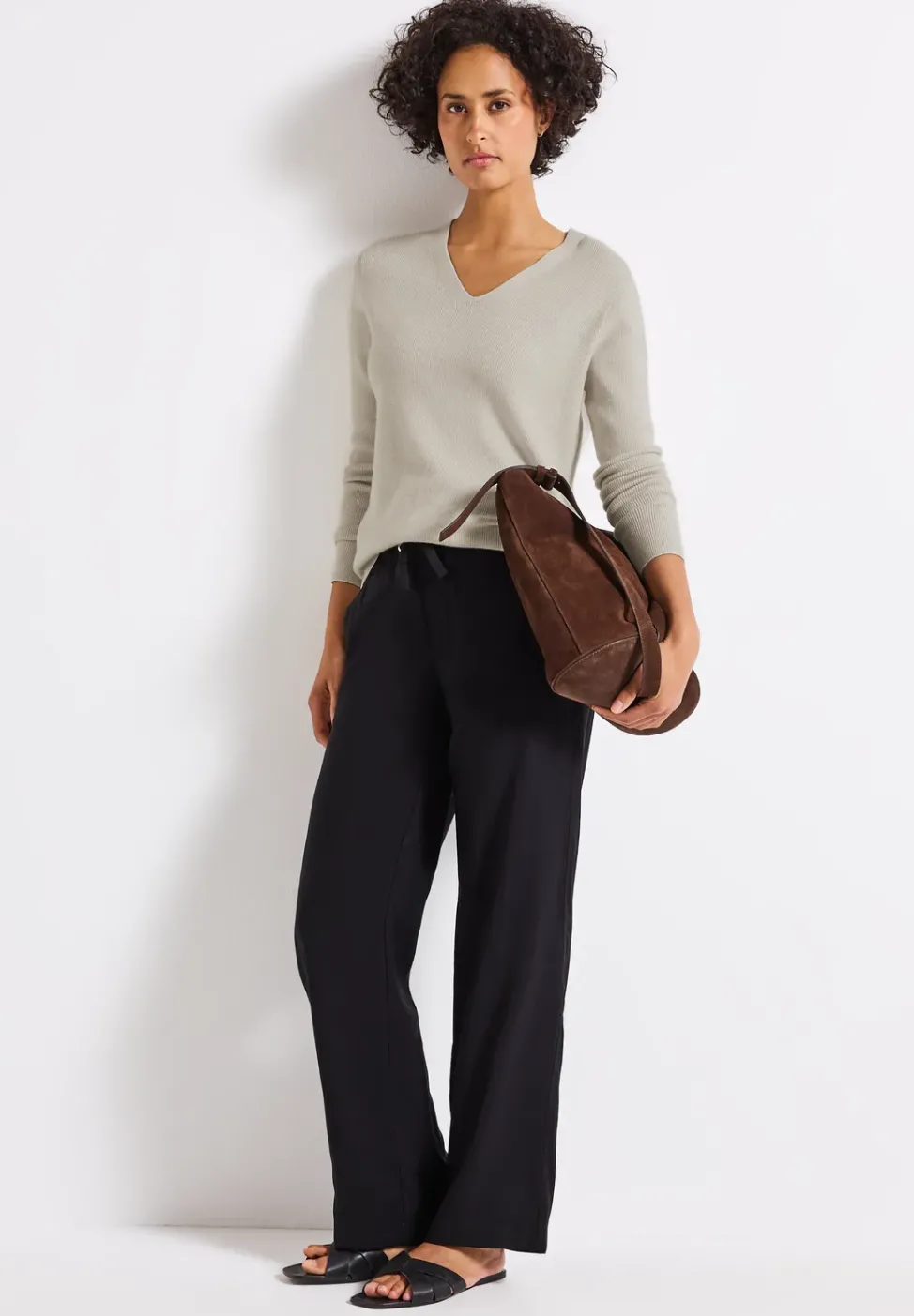 Basic V-Neck Pullover