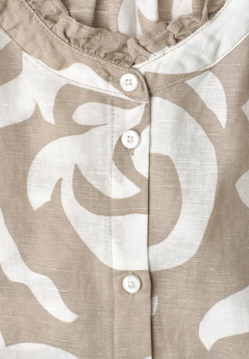 Bluse aus Leinenmix mit Rüschen