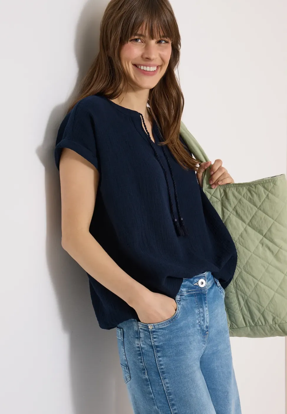 Bluse mit Split Neck aus Musselinstoff