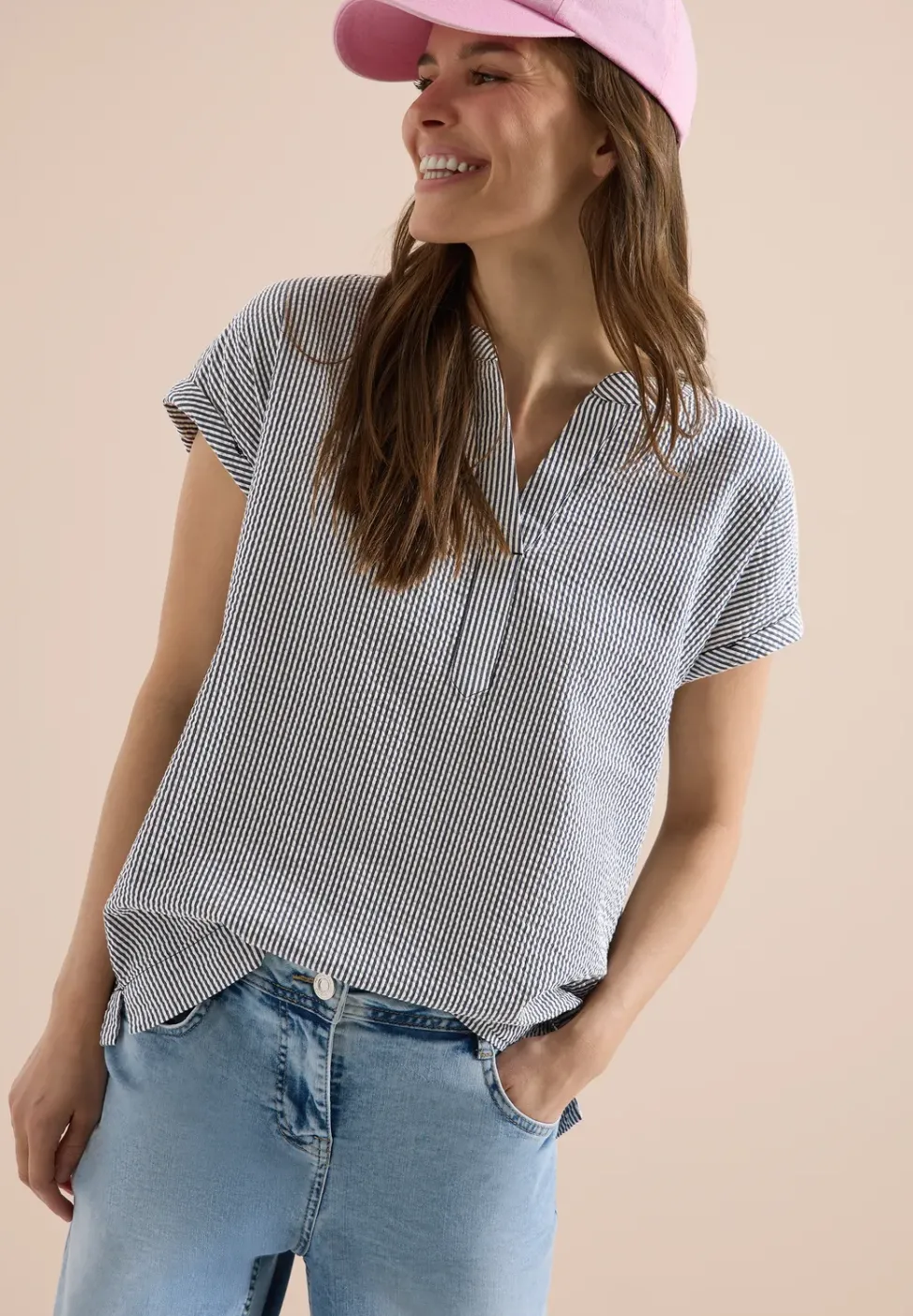 Bluse mit Split Neck in Seersuckerqualität