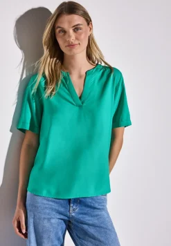 Bluse in Unifarbe