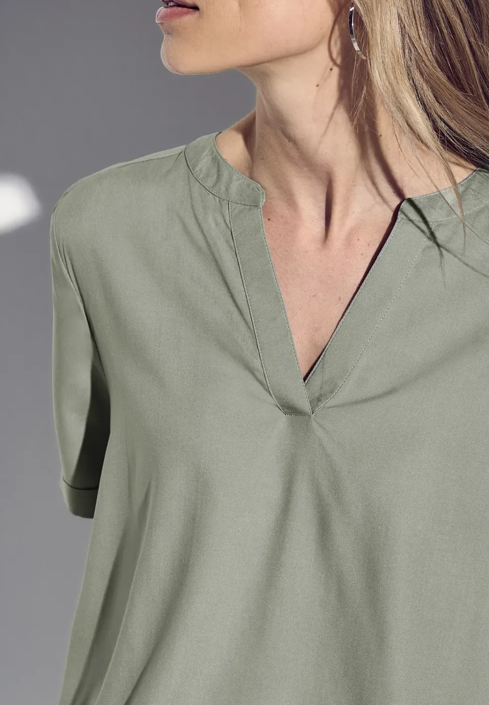 Bluse in Unifarbe