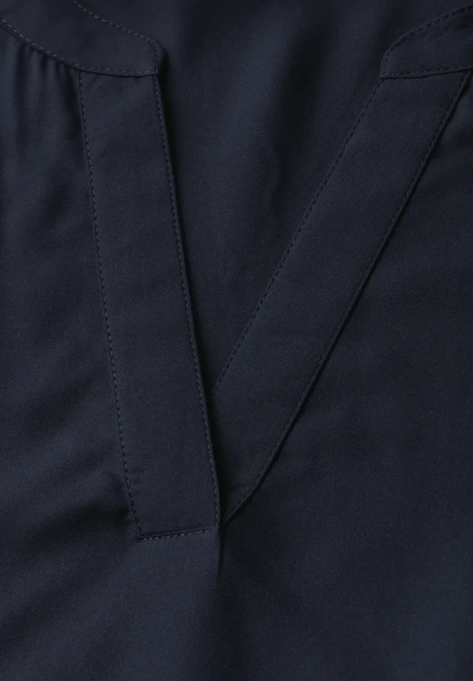 Bluse in Unifarbe