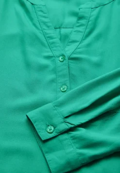 Bluse in Unifarbe