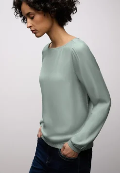 Bluse mit Elastiksaum