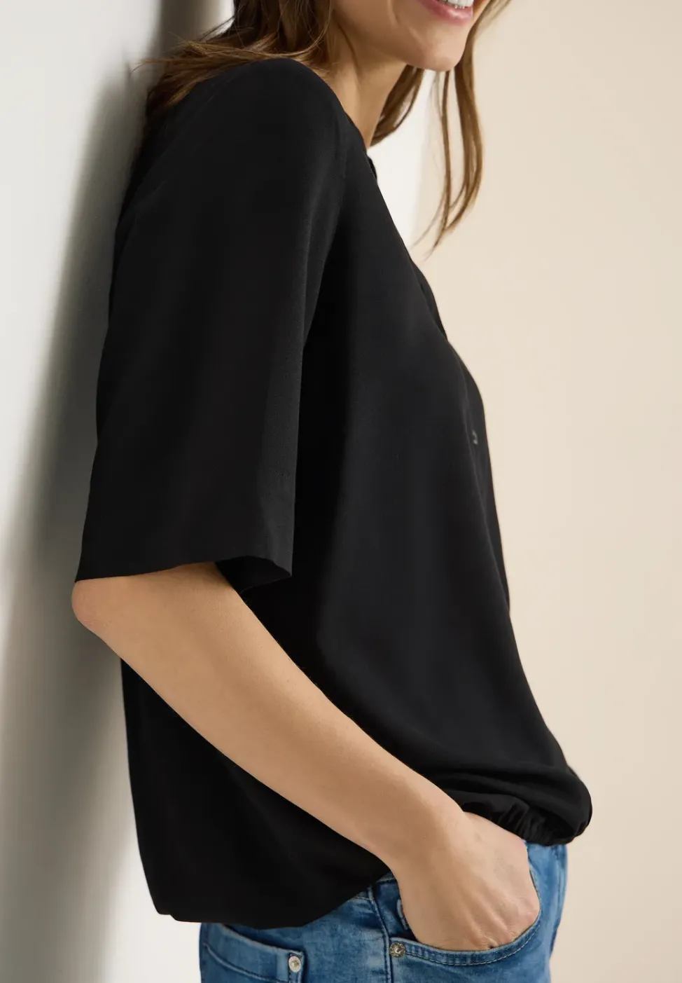 Bluse mit Split Neck und Elastiksaum