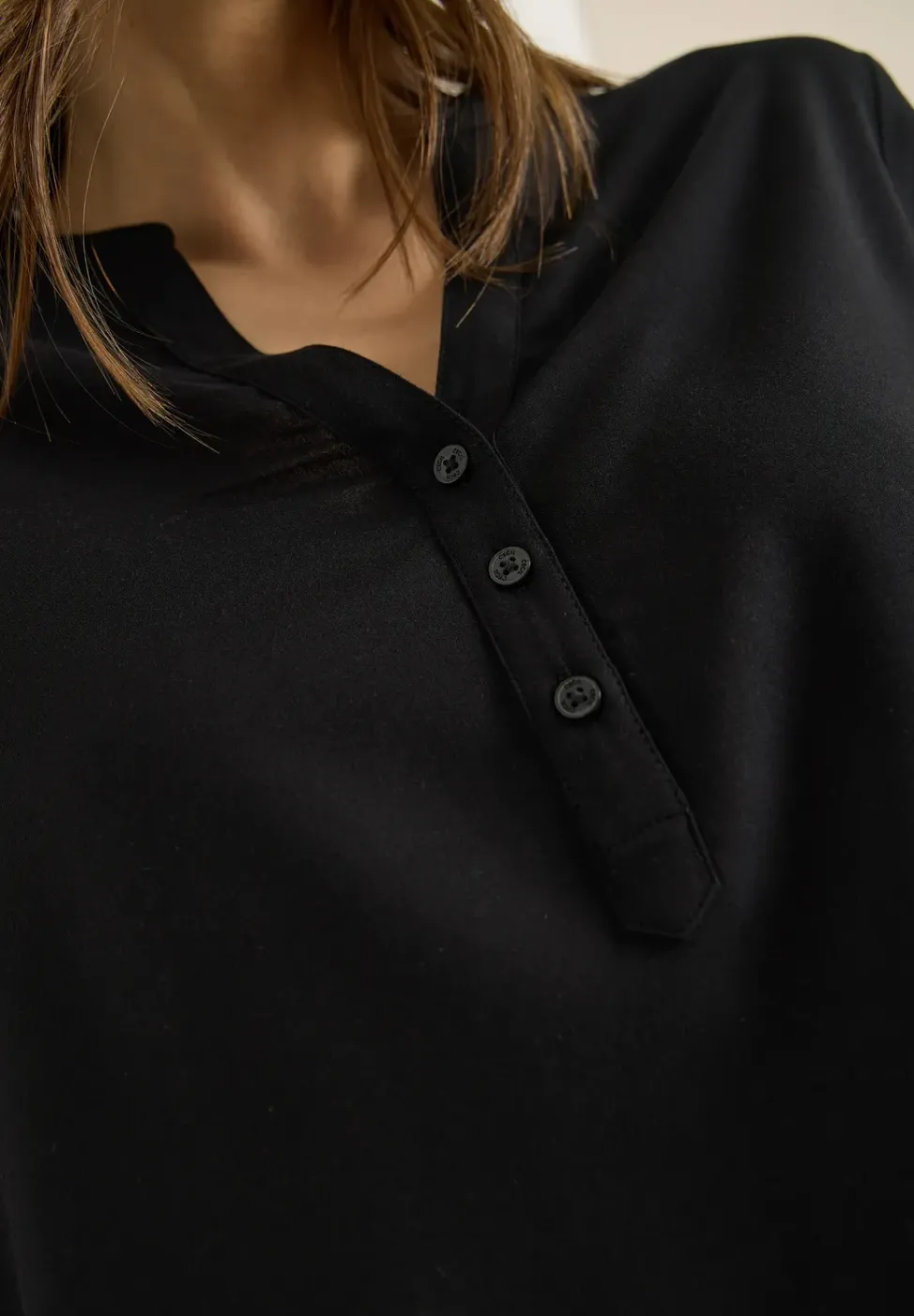Bluse mit Split Neck und Elastiksaum