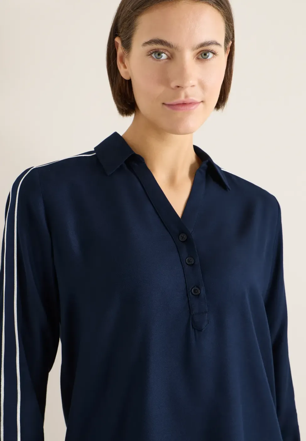 Bluse mit Tape-Details
