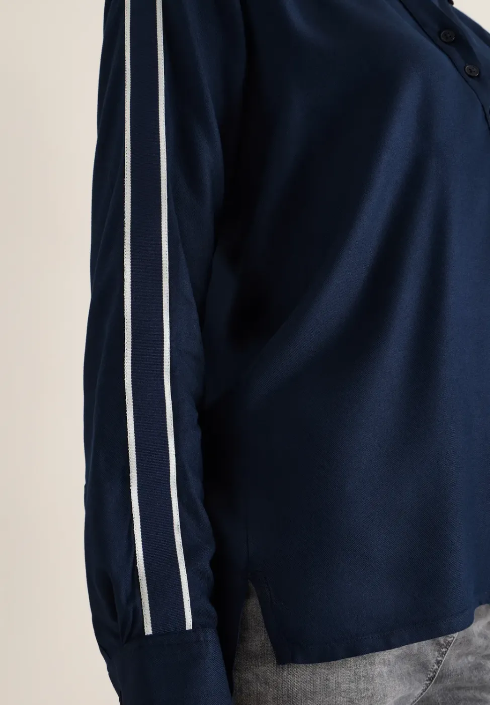 Bluse mit Tape-Details