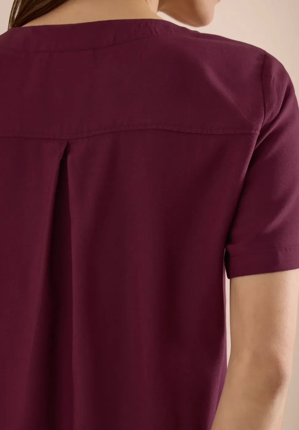 Blusenshirt mit V-Neck und Knoten