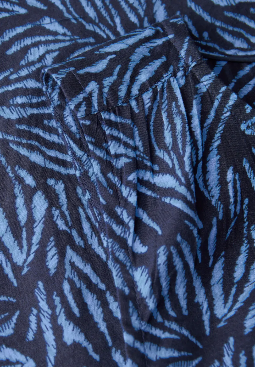 Blusentop mit Minimal Print