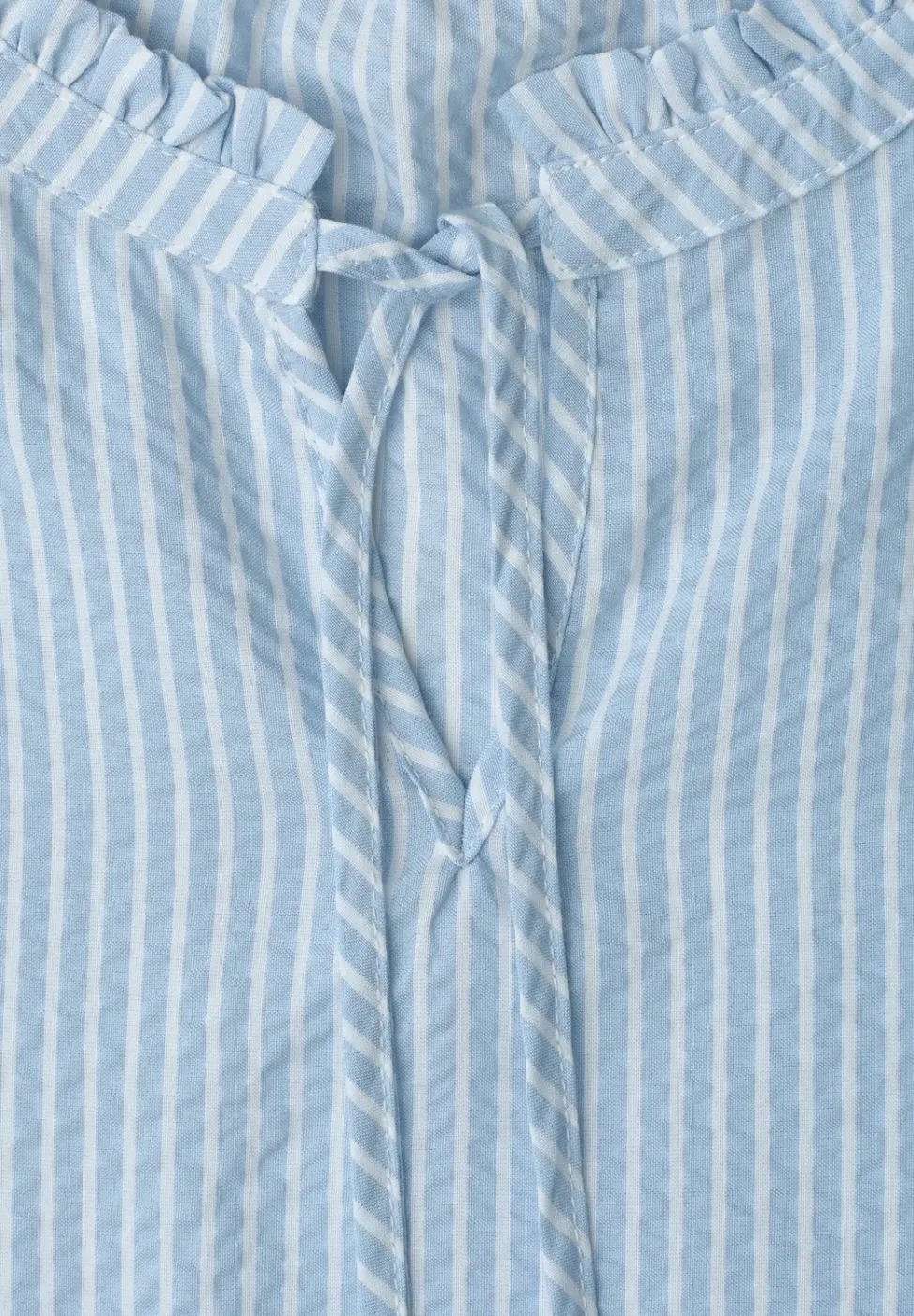 Blusentop mit Split Neck und Rüschen