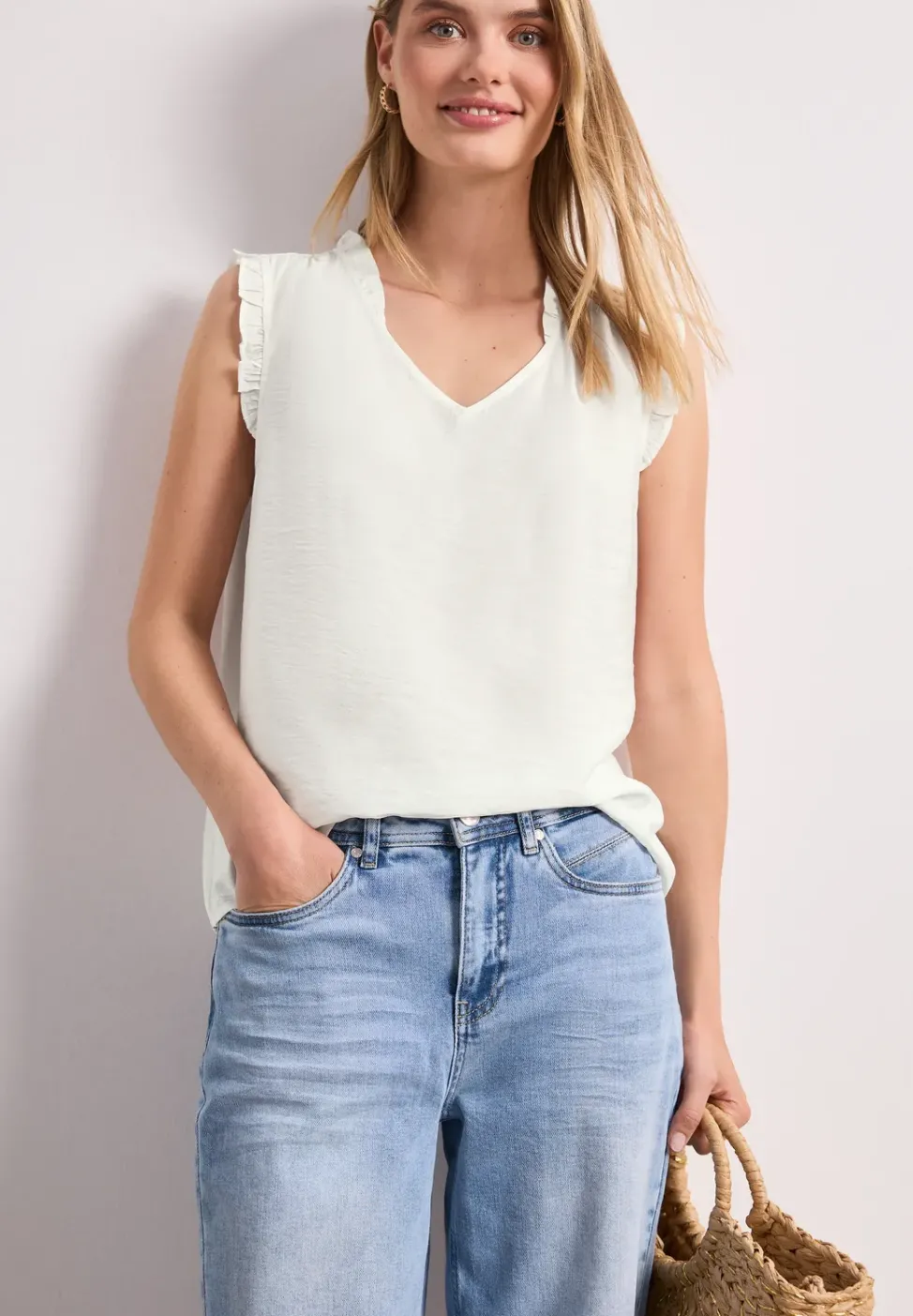 Blusentop mit V-Neck und Rüschen