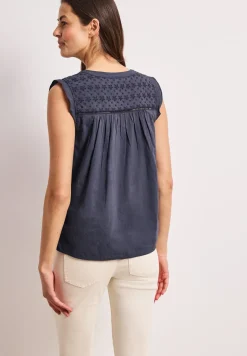 Blusentop mit Split Neck und Shiffleydetails
