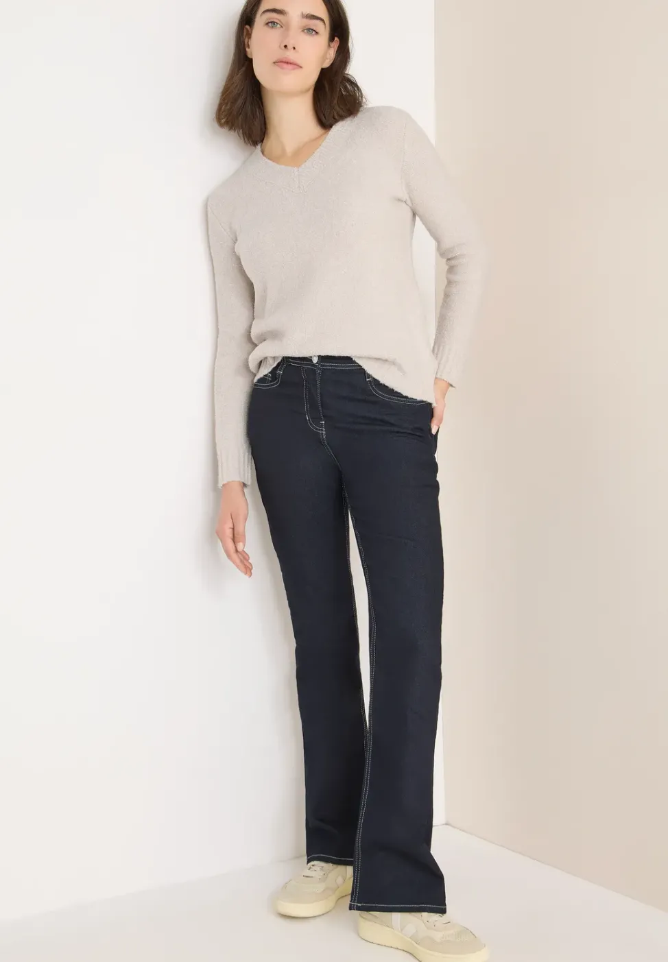 Bouclé V-Neck Pullover