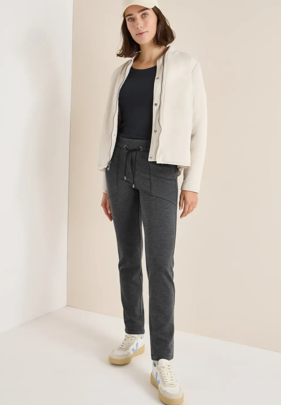 Casual Fit Hose