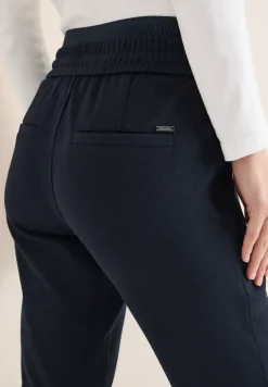 Casual Fit Hose