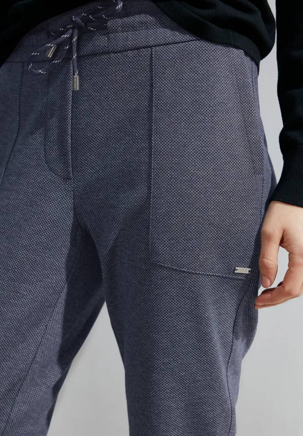 Casual Fit Hose