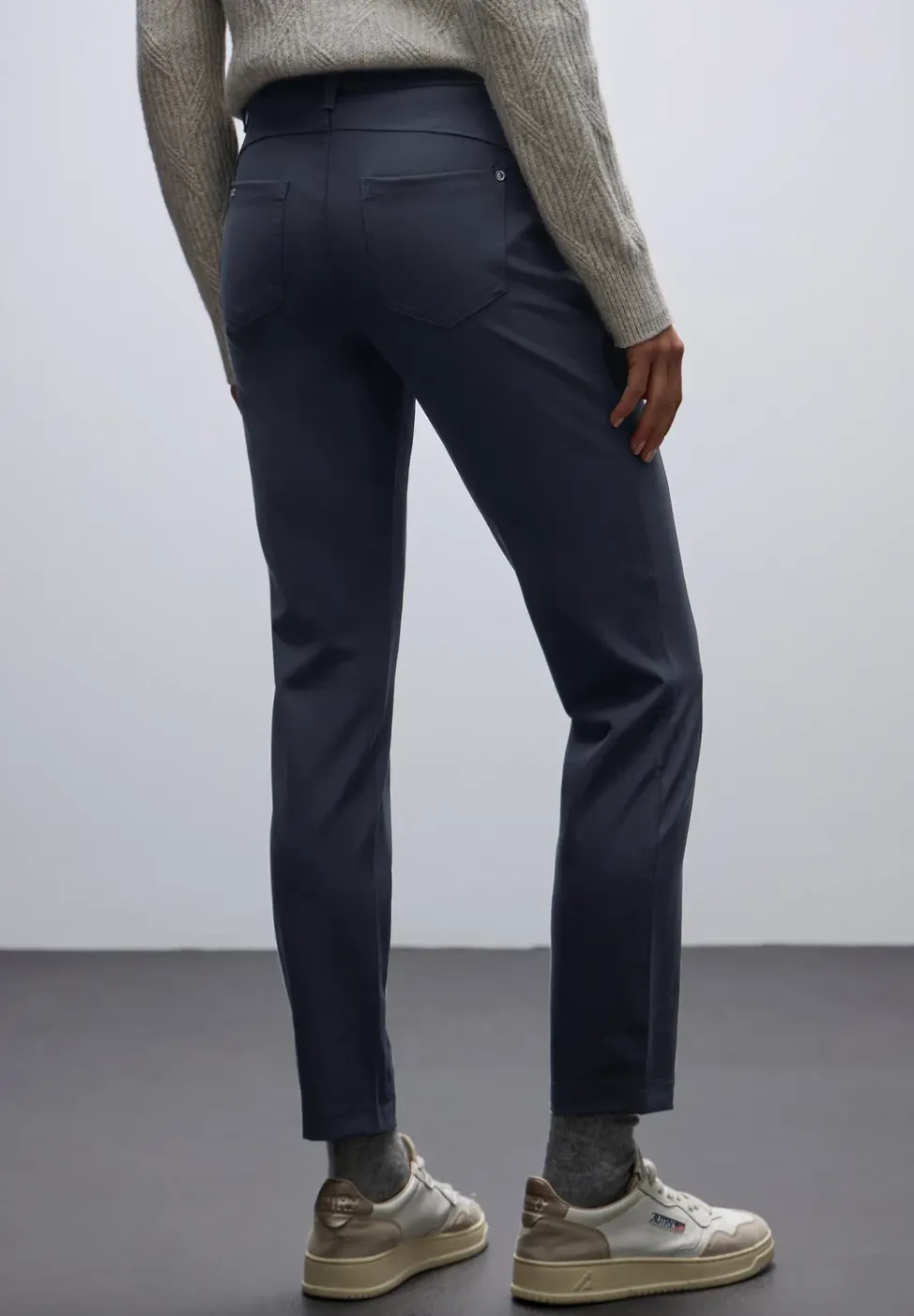 Casual Fit Hose