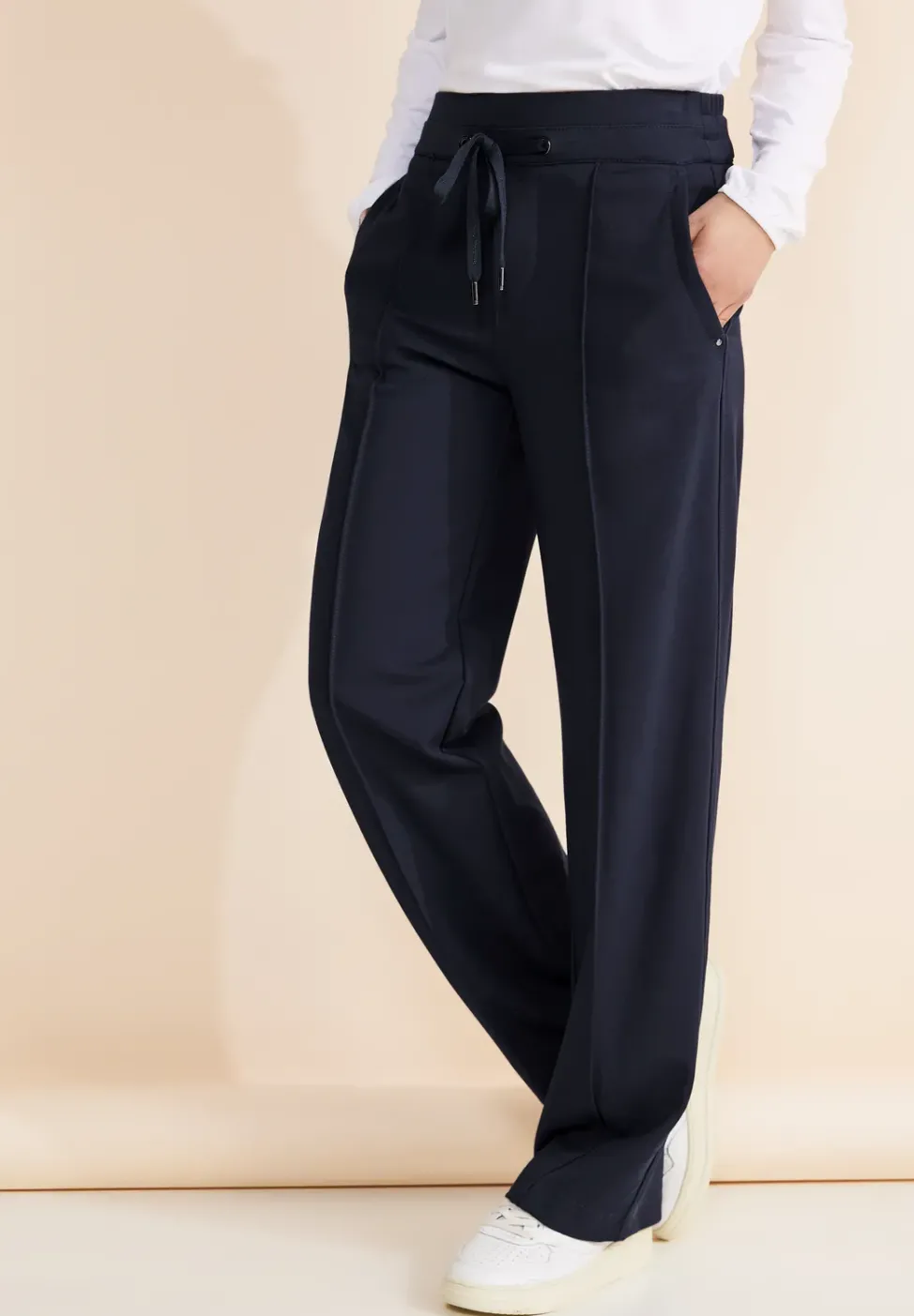 Casual Fit Hose