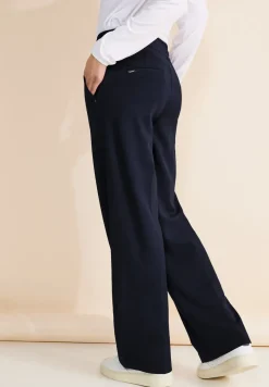 Casual Fit Hose