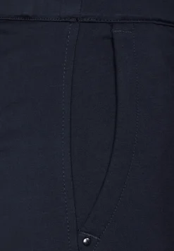 Casual Fit Hose