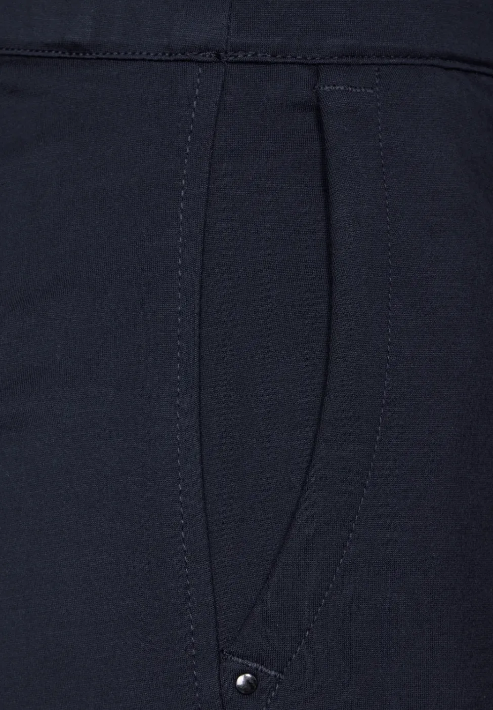 Casual Fit Hose