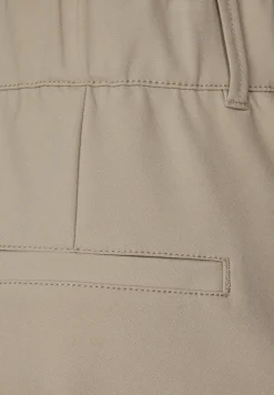 Casual Fit Hose