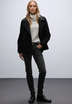 Casual Fit Jeans