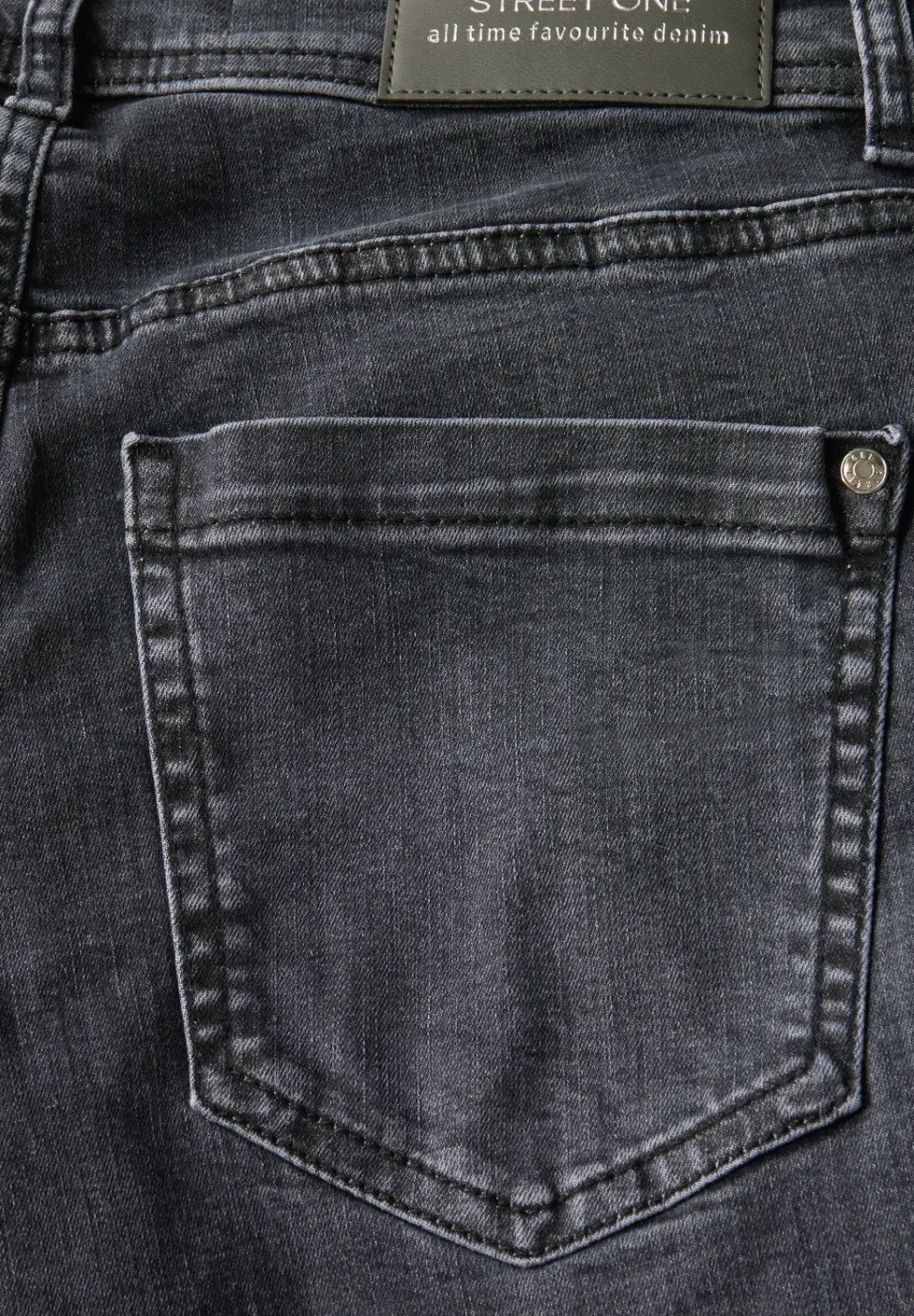 Casual Fit Jeans