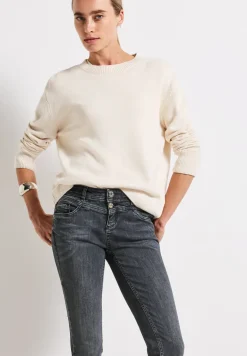 Casual Fit Jeans
