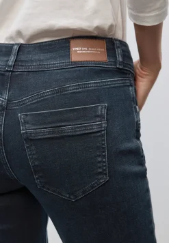 Casual Fit Jeans